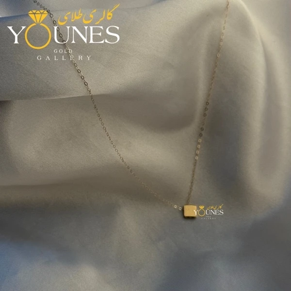 تصویر دوم گردنبند لوزی مات مینیمال طلا